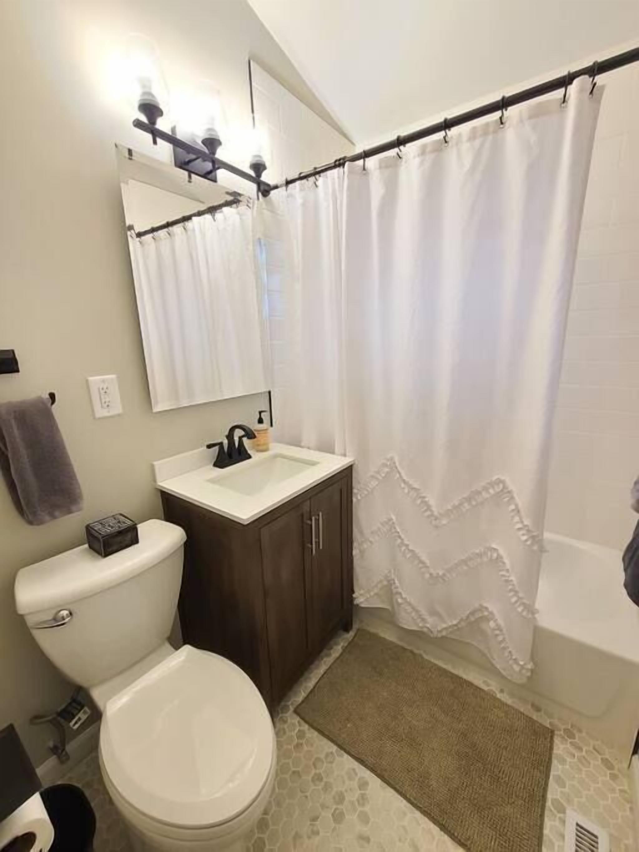 Dunland Cottage W/hot tub, paddle boards, fire pit