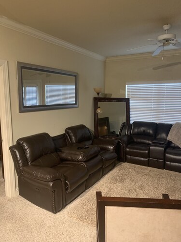 SPACIOUS LUXURY 2 BEDROOM APT.  CLOSE TO ASHLEY PARK SHOPING , ENTERTAINMENT AND