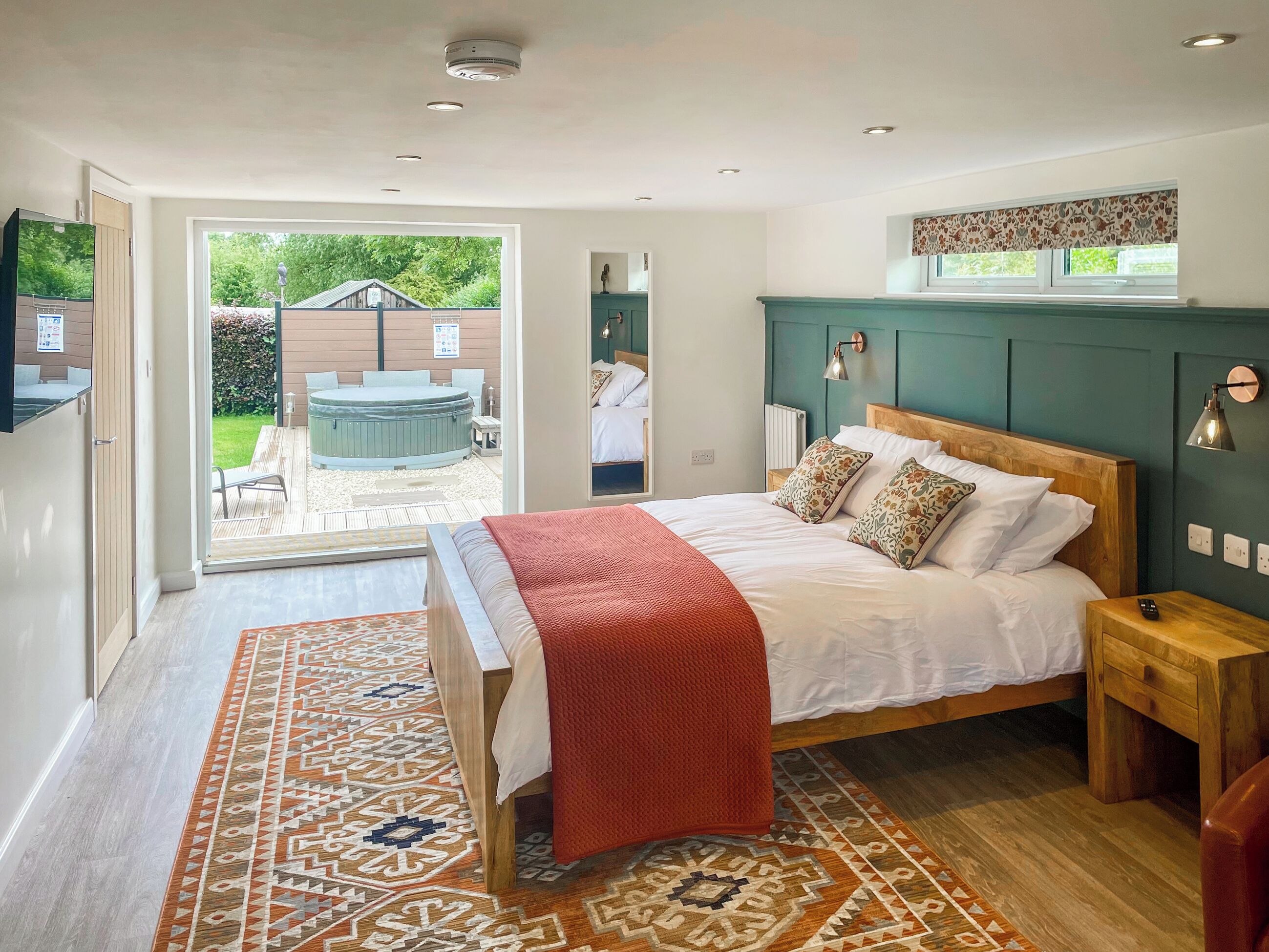 4 makuuhuonetta, ilmainen Wi-Fi, vuodevaatteet