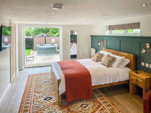 4 bedrooms, free WiFi, bed sheets