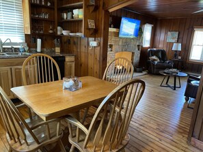 Dining - Charming 2 bedroom cabin on private pond! (Mount Vernon)