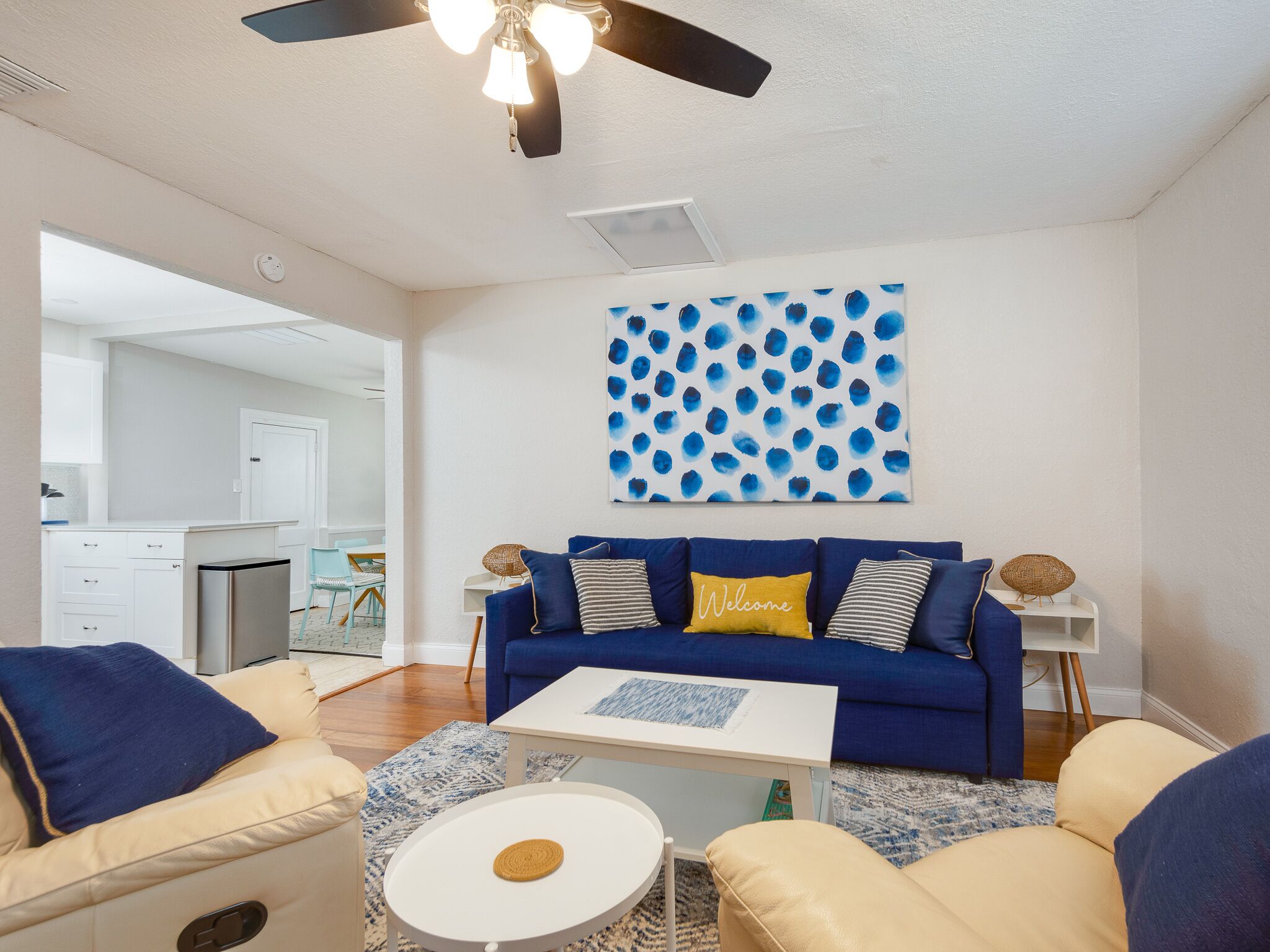 FAMILY/DOG Welcome KING Bed home 5mi-BEACH/DOWNTOWN CLW & Dunedin ~ Fast WIFI!!