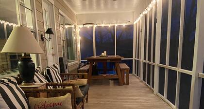 Sailfish Cottage -Tenkiller Lake Snake Creek Marina-5 min to 1864 Wedding venue.