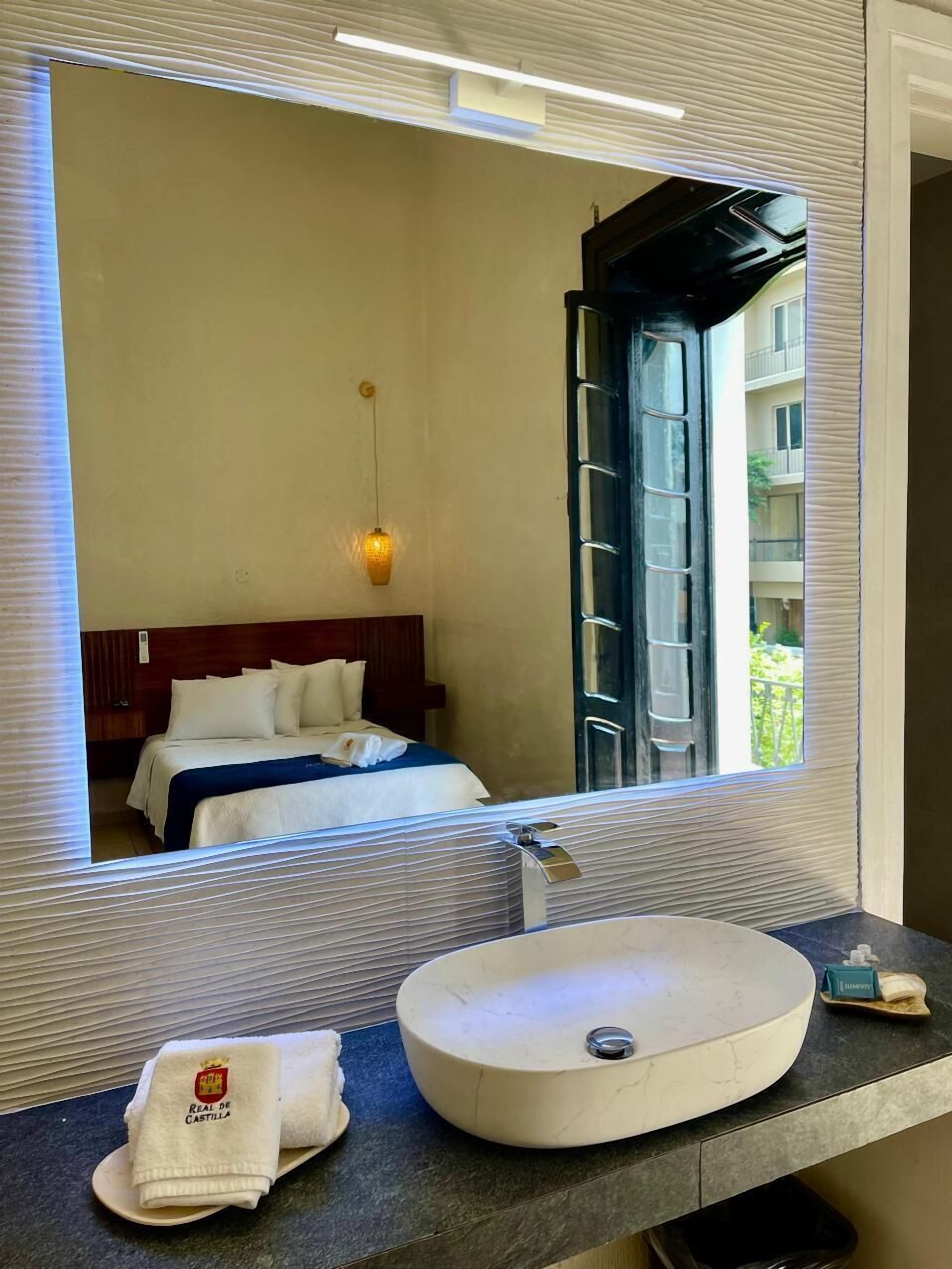 Photo - Hotel Real de Castilla Nuovo