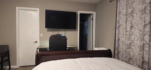 2 camere, una scrivania, ferro/asse da stiro, Wi-Fi gratuito