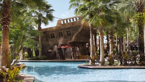 Piscine extérieure, piscine chauffée