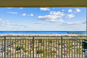 Property grounds - Sunrise Escape: Oceanfront Beauty! (Fernandina Beach)