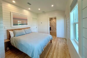 3 habitaciones, escritorio, wifi gratis y ropa de cama 
