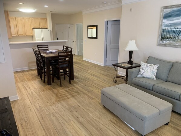 Condo (280  15 Woodlands Way Crow Creek) | Exterior