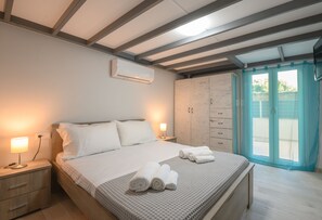 2 makuuhuonetta, työpöytä, silitysrauta/-lauta, ilmainen Wi-Fi