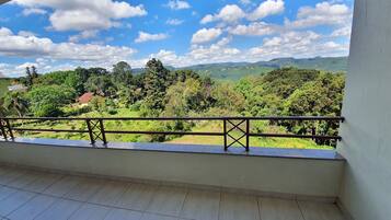Apartment, 2 Bedrooms, Mountain View | Balcony