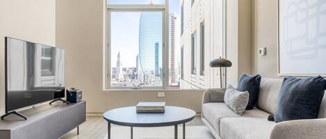 Télévision, chaîne hi-fi