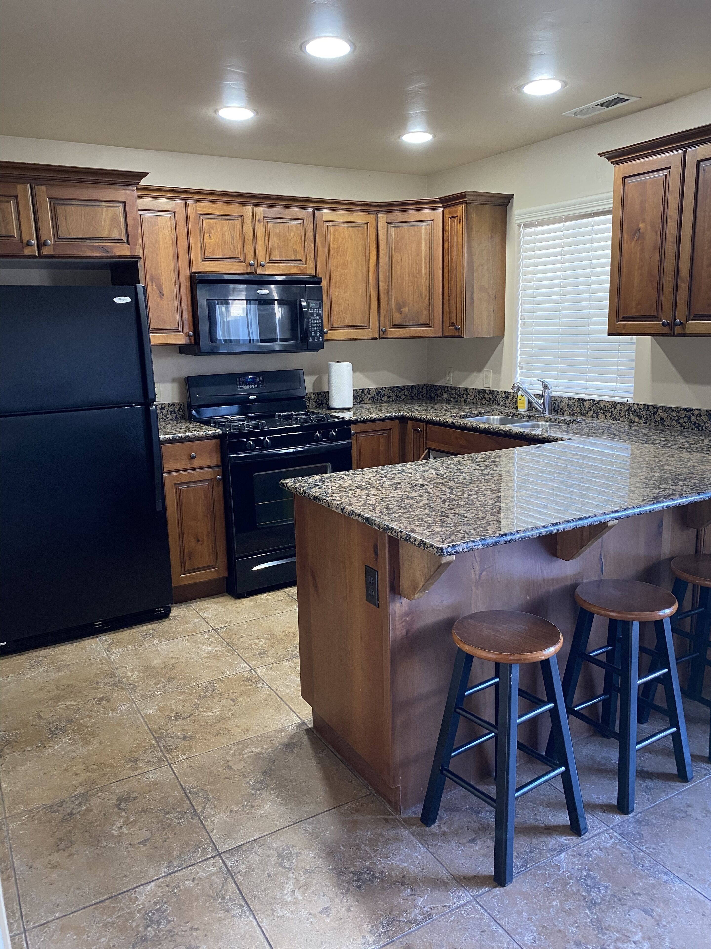 Nice 3 bedroom condo.  Close to City Center and Trails