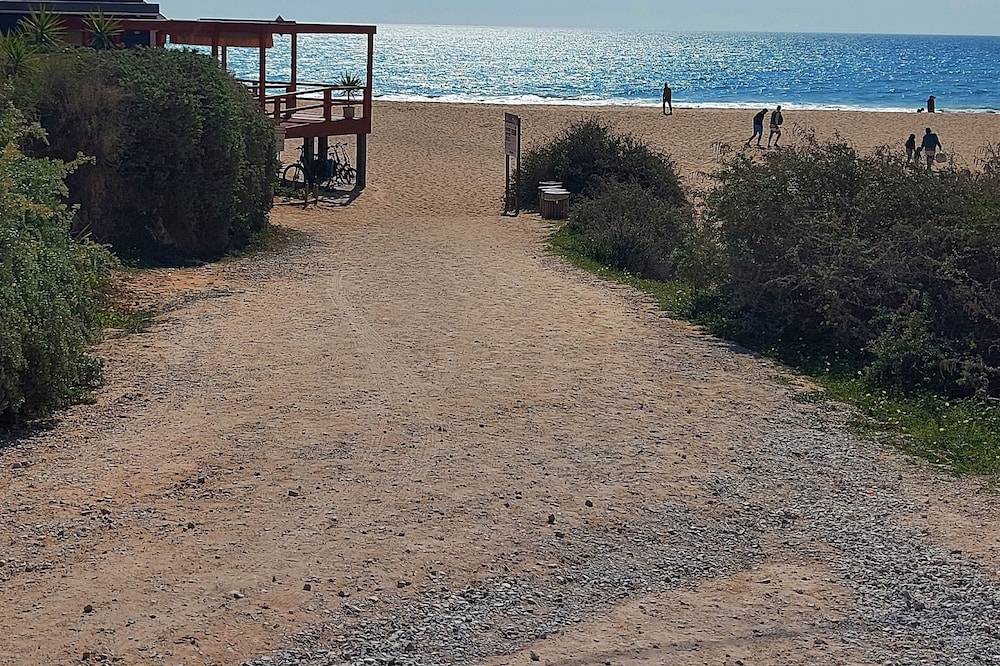 Algarve on the 1st Line of Sea