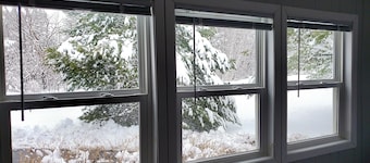 Charlie's Woodside Getaway-4 miles from the Dells!