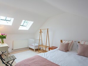 3 bedrooms, free WiFi, bed sheets