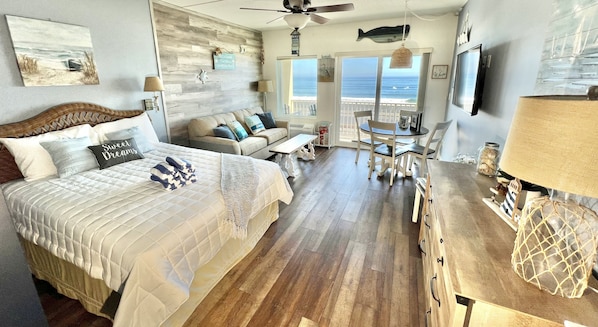 1 bedroom, iron/ironing board, free WiFi, bed sheets - Oceanfront, private balcony, stunning panoramic views of the Atlantic (Hampton)