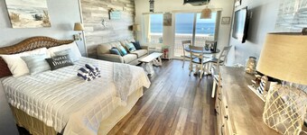 Oceanfront, private balcony, stunning panoramic views of the Atlantic 