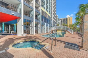 Outdoor spa tub - Monterey Bay by Elliott Beach Rentals (Myrtle Beach)