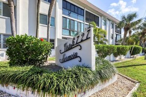 Exterior detail - Updated 2-Bedroom Condo Near Crescent Beach (Sarasota)