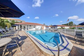 Pool - Updated 2-Bedroom Condo near Crescent Beach (Sarasota)