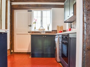 Dishwasher, highchair - The Cottage at Harple Farm (Detling, near Maidstone)