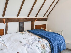 3 bedrooms, free WiFi, bed sheets - The Cottage at Harple Farm (Detling, near Maidstone)