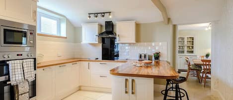 Dishwasher, high chair