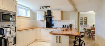 Beautiful large end terraced property in the lovely village of Talybont On Usk.