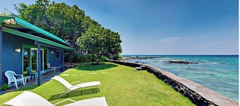 Spectacular Oceanfront Puako Cottage