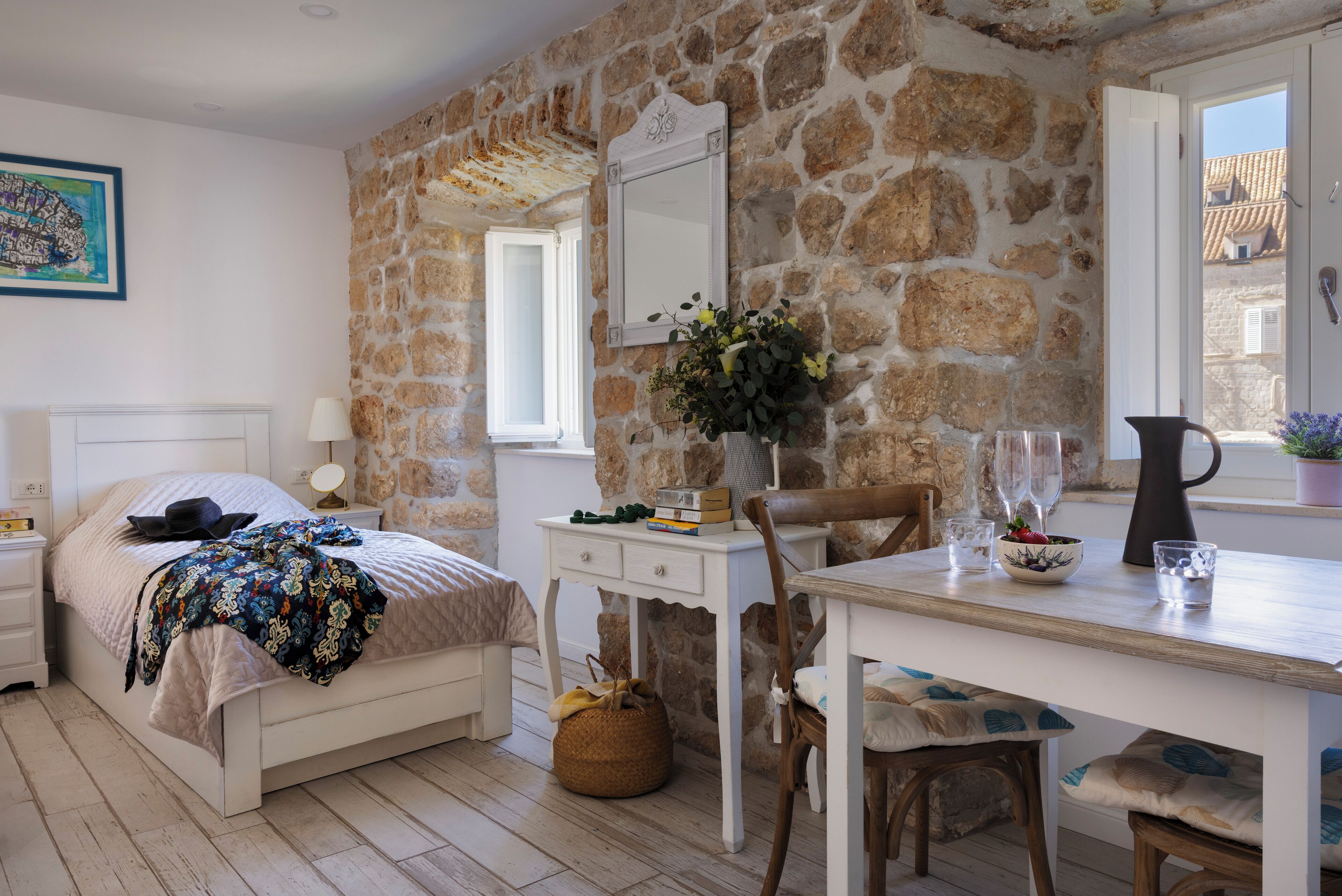 3 slaapkamers, een kluis op de kamer, een strijkplank/strijkijzer