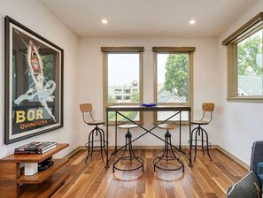 Interior - Be a SLOCAL - Contemporary Townhome in the Heart of SLO (20% August Discount) (San Luis obispo)