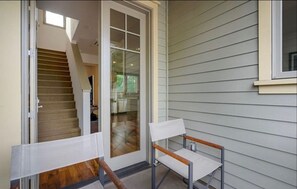 Property grounds - Be a SLOCAL - Contemporary Townhome in the Heart of SLO (20% August Discount) (San Luis obispo)