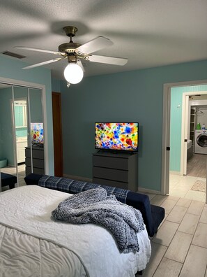 5 bedrooms, desk, iron/ironing board, free WiFi