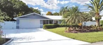 Private pool lake house with game room—just 4 minutes from LEGOLAND