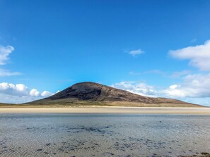 Beach - 1 bedroom accommodation in Leverburgh, Isle of Harris (Leverburgh, Isle of Harris)