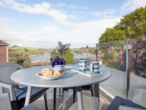 Outdoor dining - 2 bedroom accommodation in Salcombe (Salcombe)