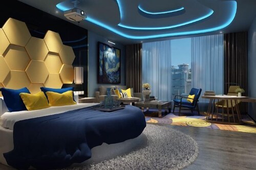 Fenni Music Video Hotel