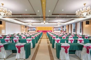 Unclassified image, 3 of 8, button - Baiyunbao International Hotel (Wangcang)