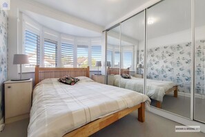 3 chambres, fer et planche Ă repasser, Wi-Fi, draps fournis