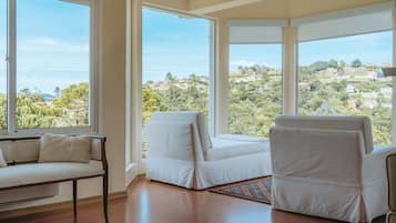 Comfort Cottage | Living area | 42-inch LED TV with digital channels, TV, fireplace