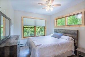 4 soverom, strykejern/-brett, wi-fi (inkludert) og sengetøy