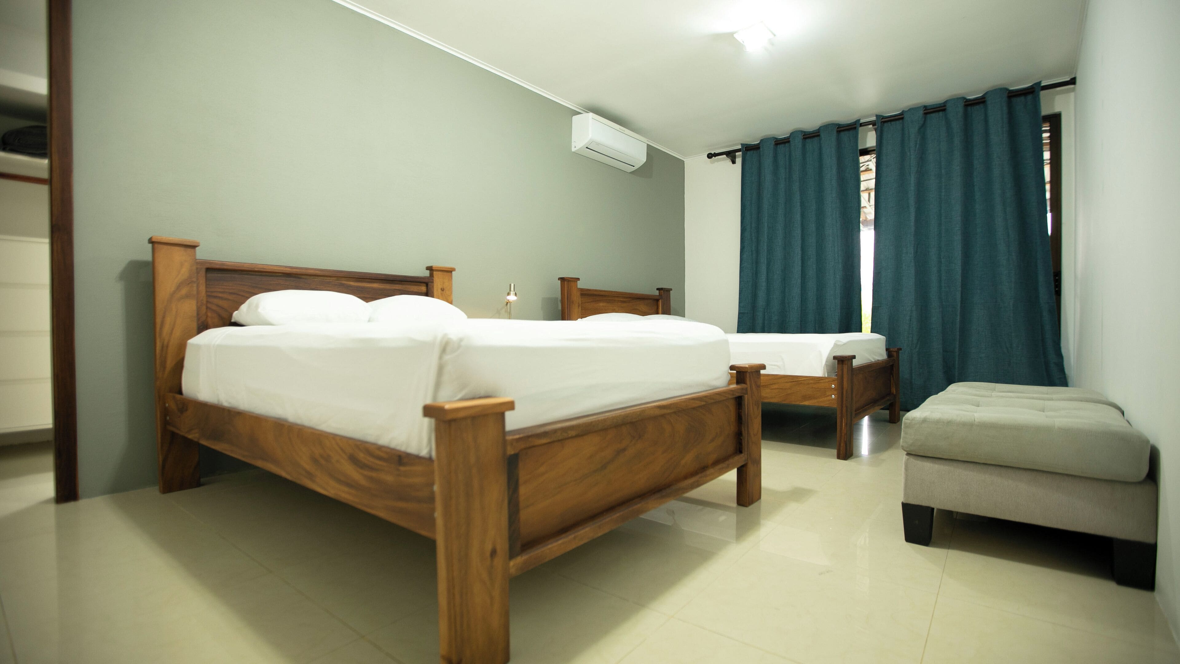 Chambre quadruple Standard | Literie de qualité, accès au Wi-Fi (inclus), literie fournie