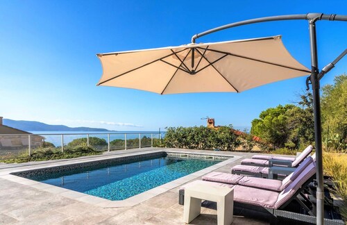 Villa le Palmierc6/7 Personnes Piscine, vue Mer, Plage