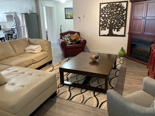 Beautiful Two Bedrooms and 2.5 Bathrooms - 30 Minutes from Dartmouth