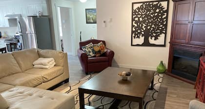 Beautiful Two Bedrooms and 2.5 Bathrooms - 30 Minutes from Dartmouth