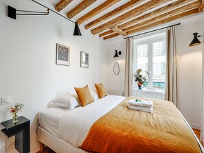 4 bedrooms, WiFi, bed sheets