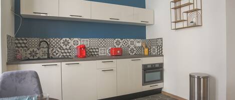 Fridge, microwave, coffee/tea maker