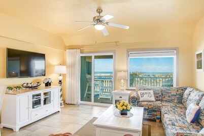 OCEANFRONT OASIS - perfect pet friendly OBX getaway