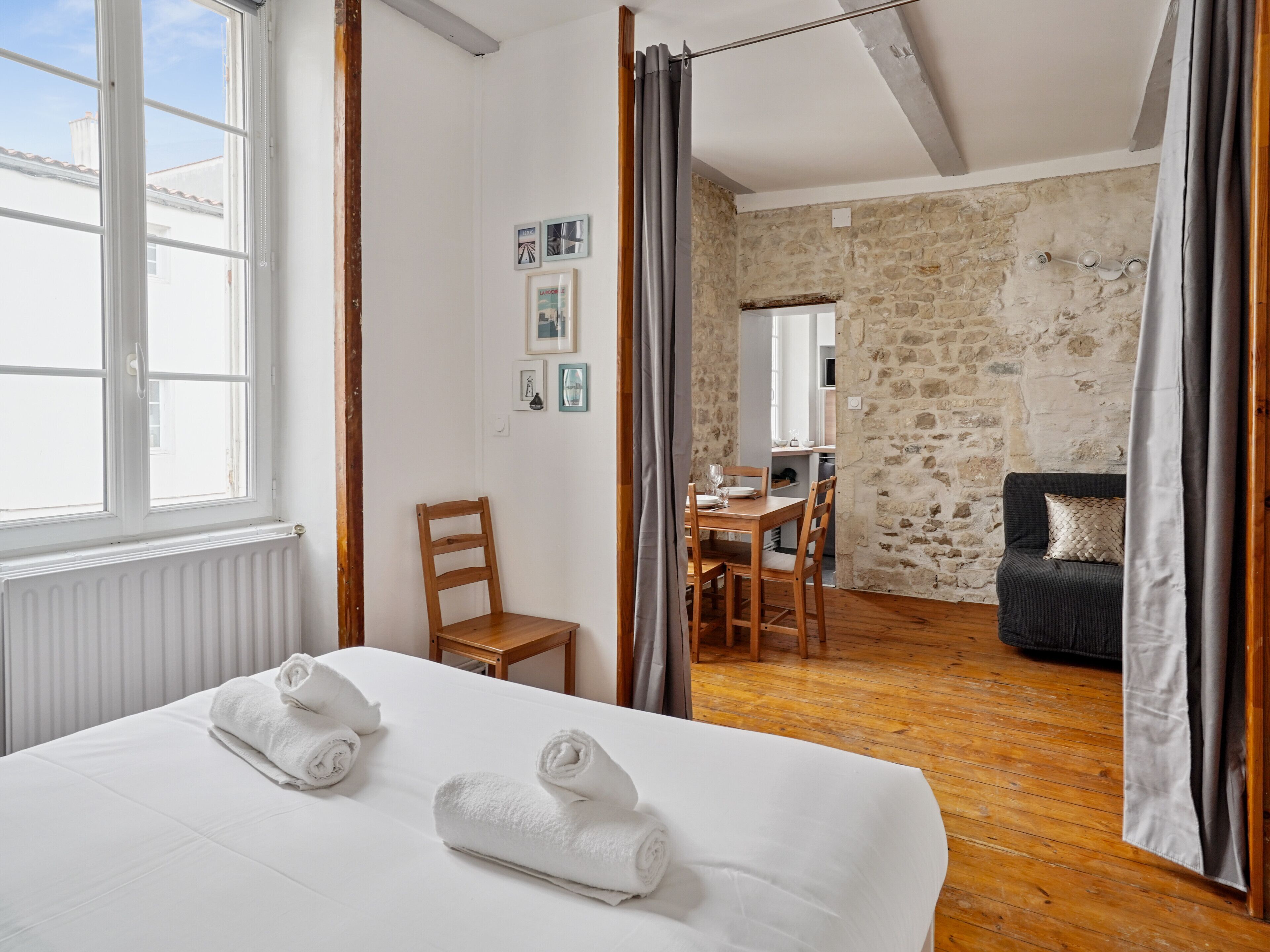 Large and charming studio in the heart of La Rochelle - Welkeys